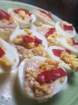 Huevos rellenos (ración)