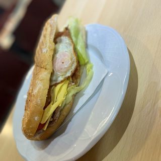 Bocadillo Chivito