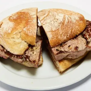 Prego no Pão com Batata Frita