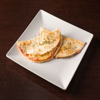 Quesadillas De Mozzarella Con Jamón Dulce Y Orégano (2 Uds.)