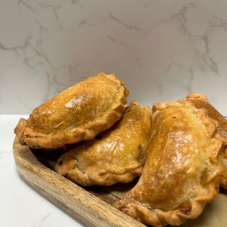 BOX 6 EMPANADAS 