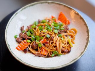 Яєчна локшина з яловичиною (395g)