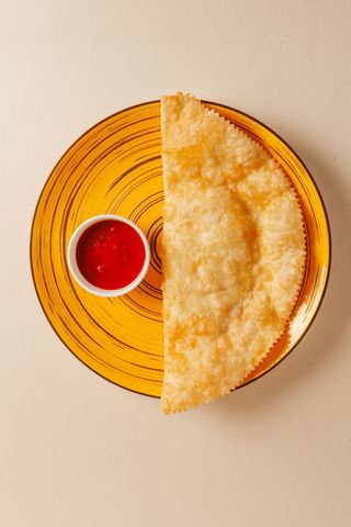 Чебуреки с мясом (200г)