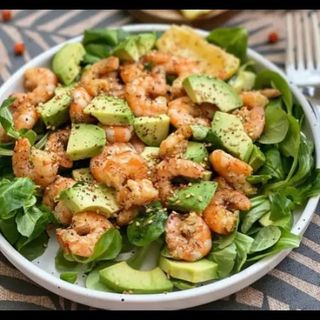 Salade avocat et crevettes 