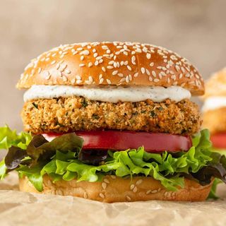 CHICKEN BURGER 
