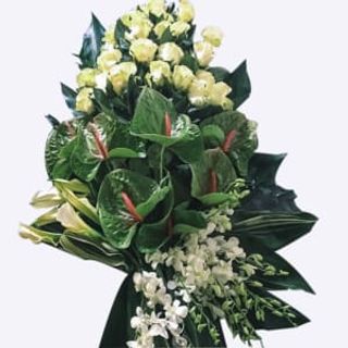  Mazzo copricassa con fiori misti