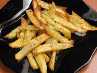 Cartofi prajiti in coaja cu usturoi