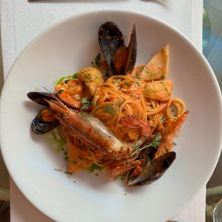 Spaghete cu fructe de mare