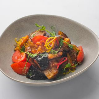 Баклажаны с нежной телятиной и томатами