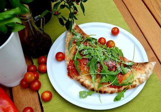 Pizza Calzone (inchisa)