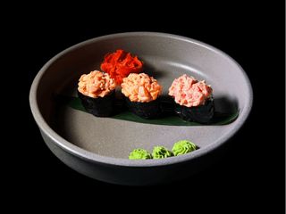 Гункан (лосось/вугор/креветка) 1 шт на вибір (65г)