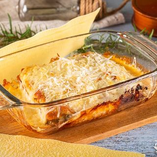 ლაზანია ბოლონეზე