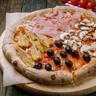 Pizza Cuatro Estaciones (Familiar)