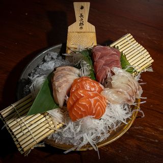 Sashimi Variado (16 Cortes)