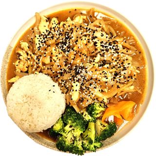 28. Kurczak z warzywami