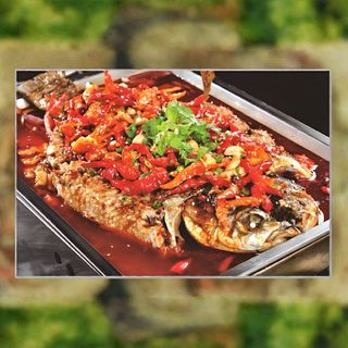 Peste crap la grill in sos picant