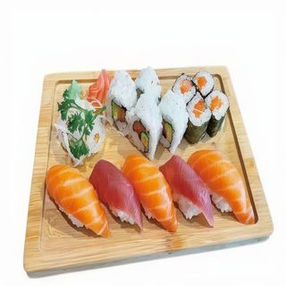 52. Matsu sushi (15 uds.)