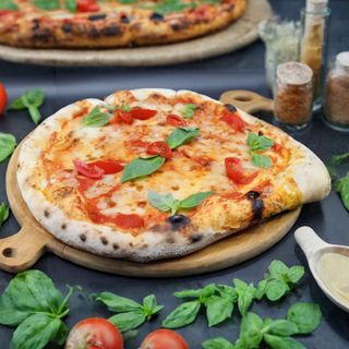 Пица Маргарита (1400г)