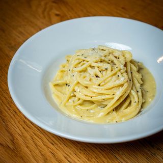 Cacio e pepe tonnarello pasta all'uovo