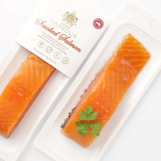 7355-Филе от сьомга с кожа студенопушено Queen Harbour 150 г