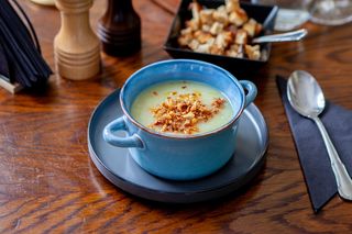 Supă cremă de ceapă