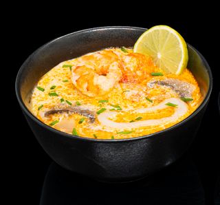 Tom Yum z łososiem 300 ml