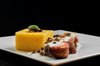 Muschiulet de porc in bacon