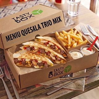 Meniu Quesadilia Trio cu cartofi prajiti si sos de maioneza cu usturoi