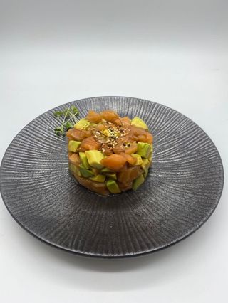 23. Tartar De Salmón