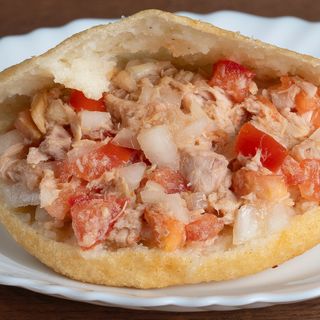 Arepa A La Plancha De Atún-Bonito