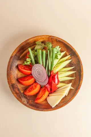 Овощная нарезка с сыром (400г)