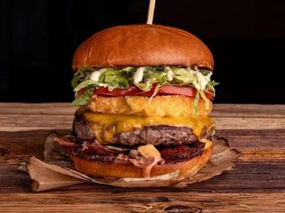 Mega cheese burger