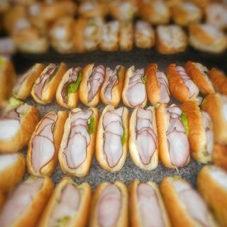 Sendvič sa pečenicom