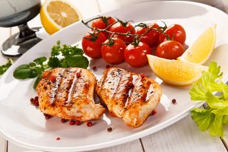 Pileći file na žaru