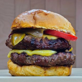 Двойной мексиканский бургер