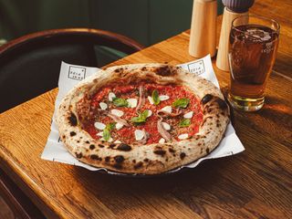 Pizza No 21.C The Marine