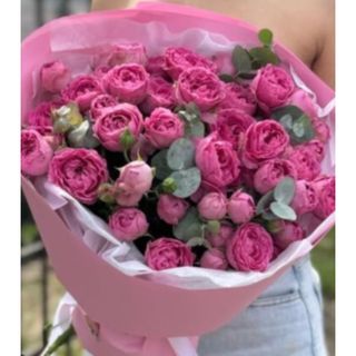 სპრეი ვარდების თაიგული