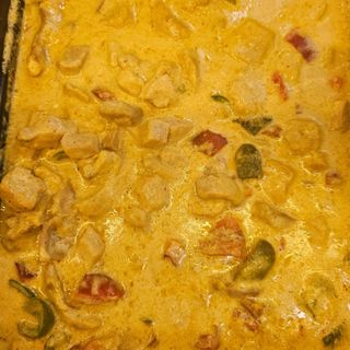 Pollo En Salsa Al Curry