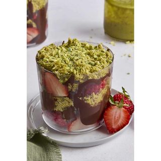 Dubai Strawberry Kunafa