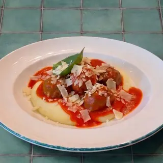IL TUO PREFERITO: POLPETTE AL SUGO CON SCAGLIE DI GRANA PIÙ PURÈ
