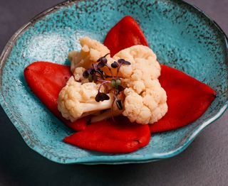 Salata de conopida murata si ardei copti