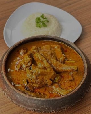 Sauce Graine Au Poulet De Chair Entier Avec Riz