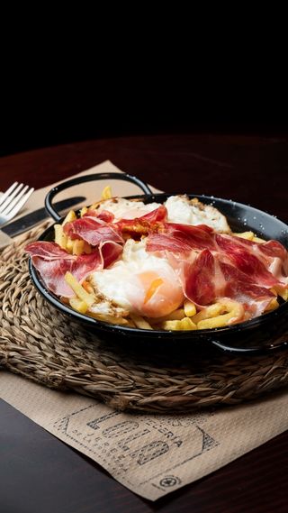 Huevos rotos con Jamón