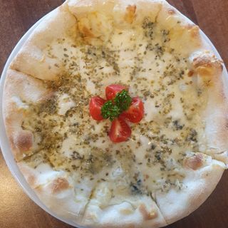 Quattro Formaggi pizza