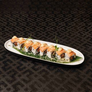 Uramaki spicy salmon