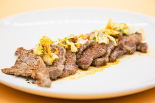 Vueltas De Solomillo Al Ajillo