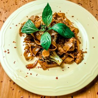 Pad see ew z kurczakiem