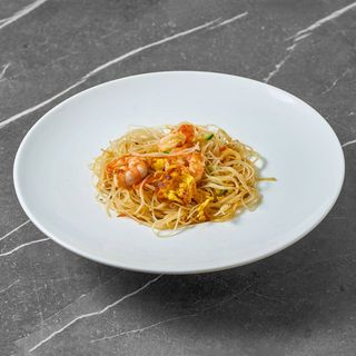 Spaghetti di riso con gamberi