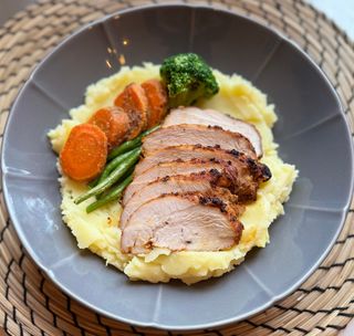 Piept de pui cu piure de cartofi