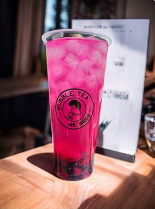 Bubble tea con dragón fruit (700 ml.)